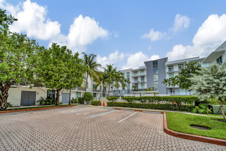 32-web-or-mls-ESC00411 (895)