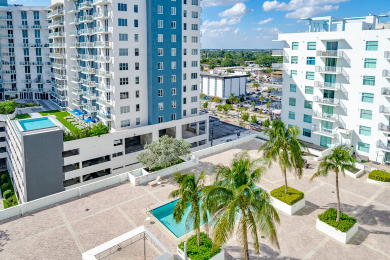 6-web-or-mls-Exterior-7